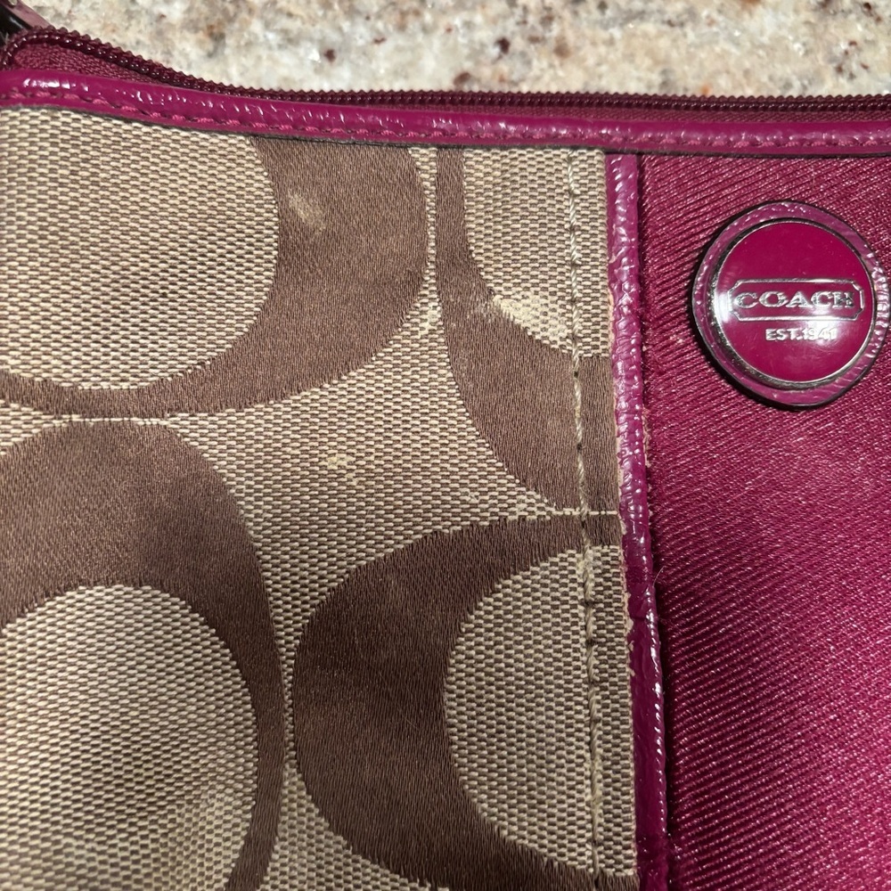 COACH Signature wristlet bag small - Picture 2 of 12